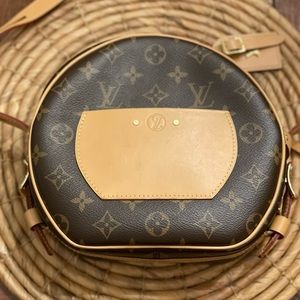 Louis Vuitton boite chapeau souple